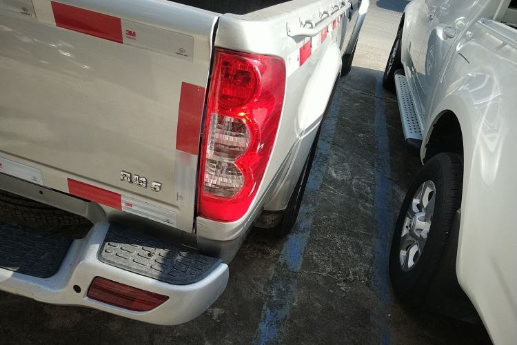 Used Great Wall Wingle 5 2017 2.0T European-spec Diesel Two-Wheel-Drive Entry-Level Big Double-Cab GW4D20D