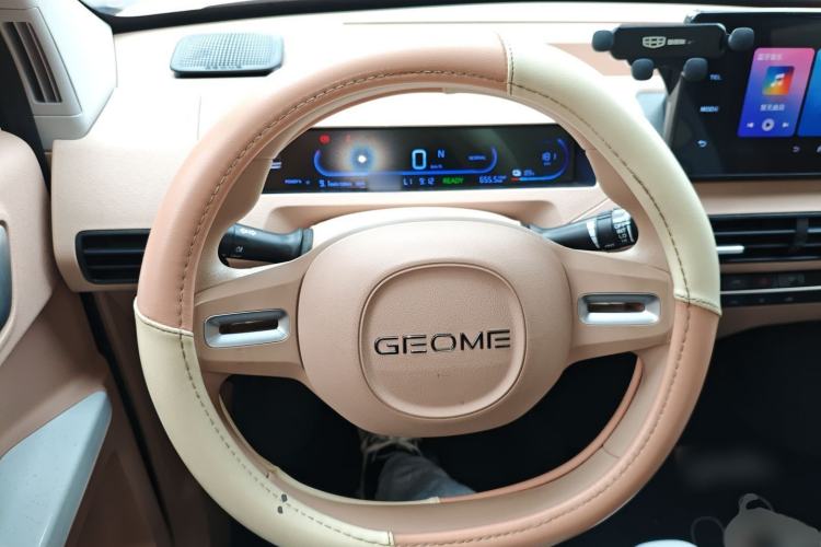 Used Geely Galaxy Panda 2023 Panda Mini 200km Dynamic Bear Steering Wheel