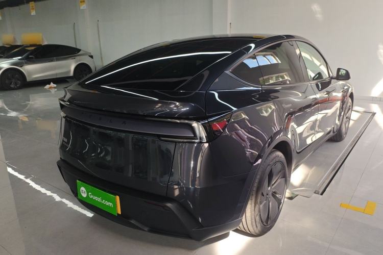 Used Tesla Model Y 2025 Rear-Wheel-Drive Version