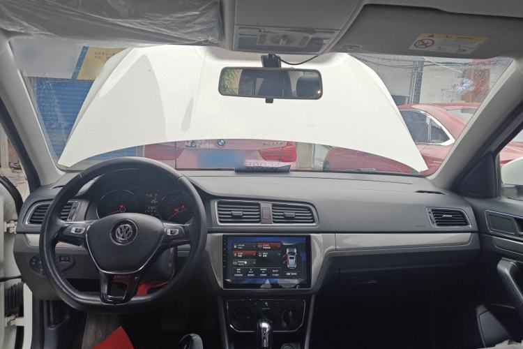 Used Volkswagen Lavida 2017 1.6L Automatic Comfort Edition Center Console