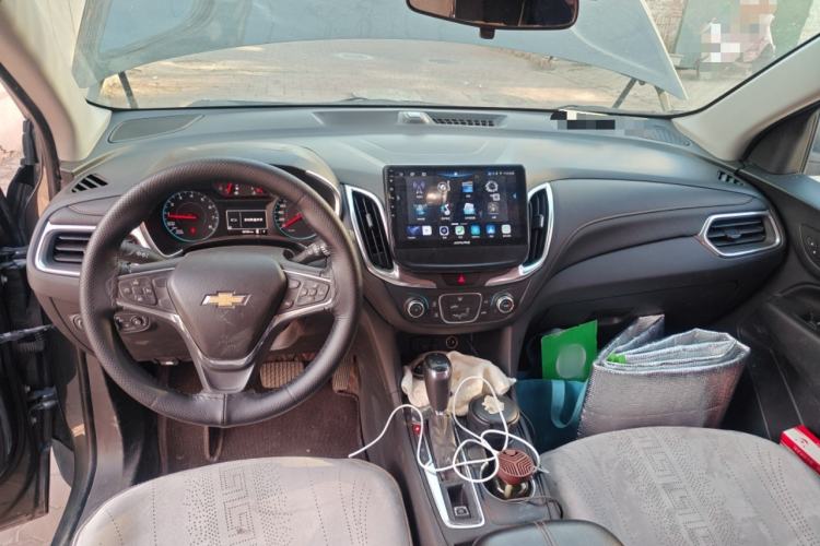 Used Chevrolet Equinox 2019 535T Automatic Chijie Edition China VI Center Console