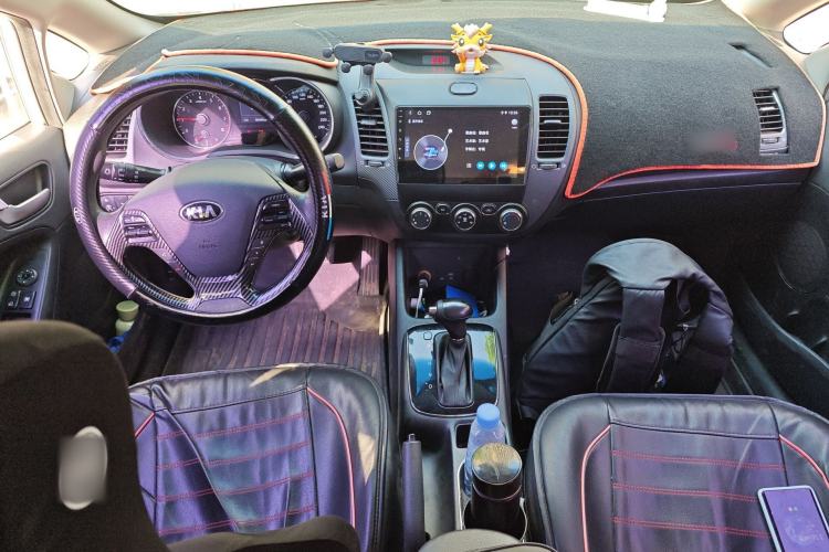 Used Kia K3 2016 1.6L Automatic GL Center Console