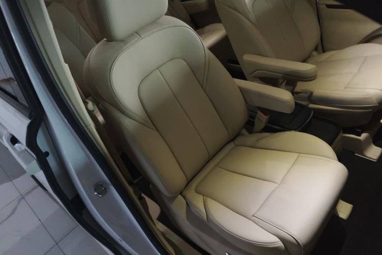 Used Buick GL8 2023 ES Lu Zun Deluxe and Yue Edition
