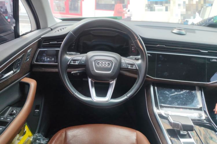 Used Audi Q7 2021 55 TFSI quattro S line Sport model
