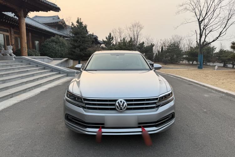 Used Volkswagen Phideon 2018 Revised Version 380TSI Two-Wheel-Drive Flagship Edition
