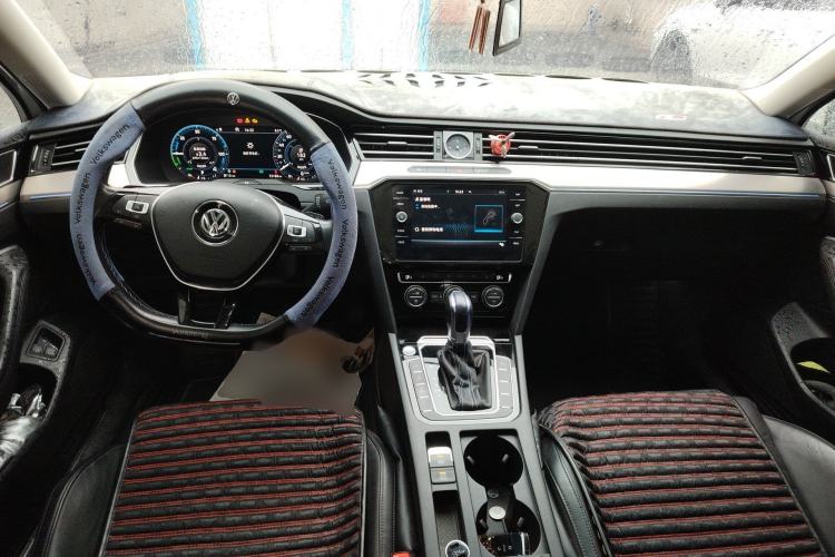 Used Volkswagen Variant New Energy 2019 GTE model Center Console