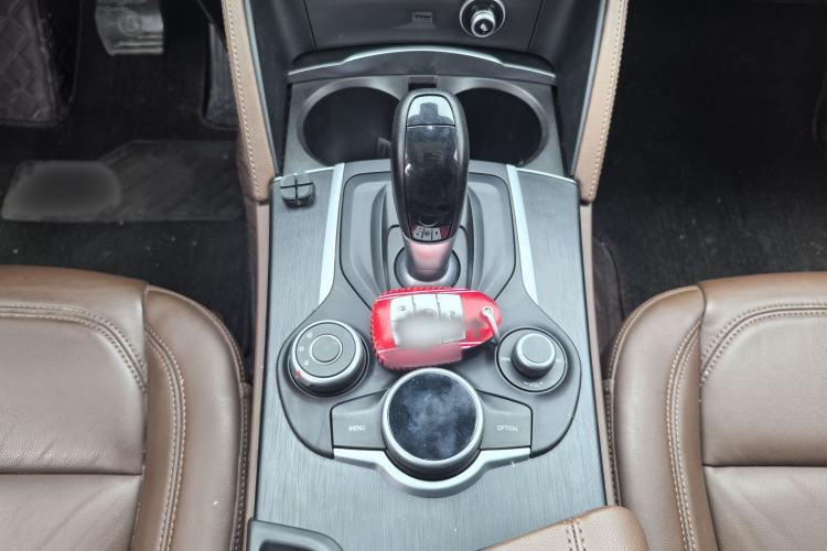 Used Alfa Romeo Stelvio 2017 2.0T 200HP Luxury Edition
