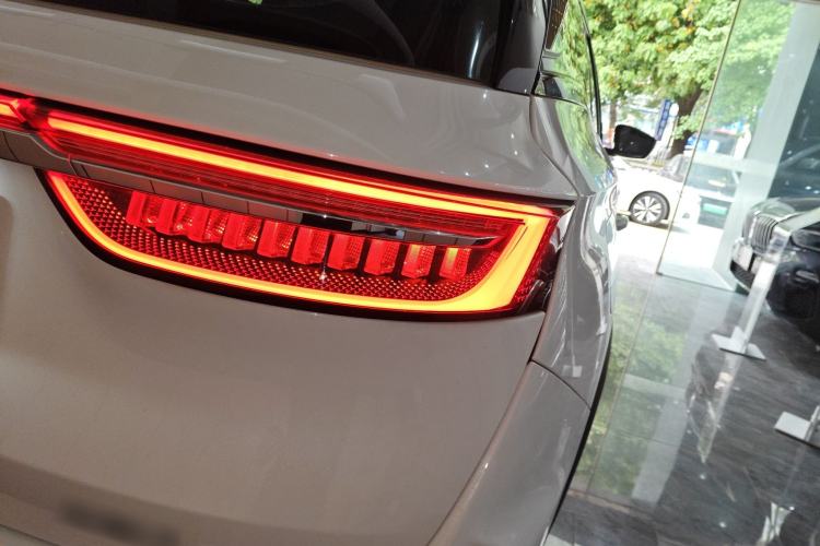 Used JETOUR Shanhai L9 2024 1.5TD 2DHT Pro 7-Seater Right Rear Taillight