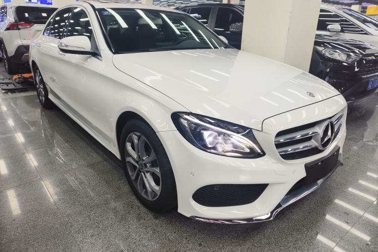 Used Mercedes-Benz C-Class 2018 C 180 L Fashion Edition Sport Version Front Right 45 Deg