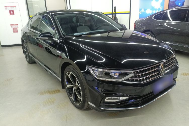 Used Volkswagen Magotan 2023 2 Million Units Commemorative Edition 330TSI DSG Luxury Version Front Right 45 Deg