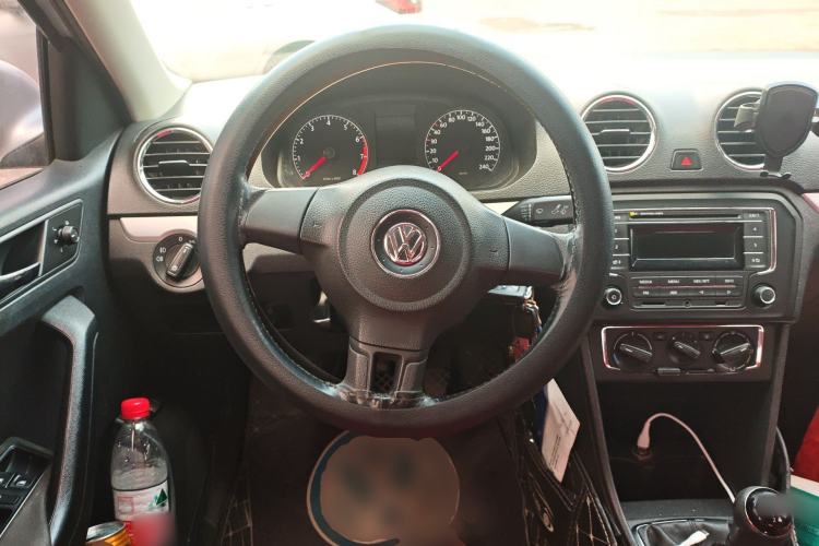 Used Volkswagen Jetta 2015 Zhuihui Edition 1.6L Manual Comfort Model Steering Wheel