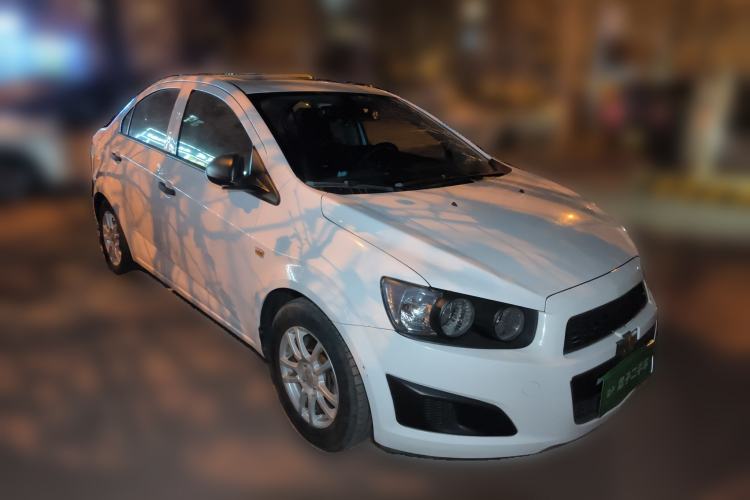 Used Chevrolet Aveo Sonic 2013 Sedan 1.4L Automatic with Sunroof