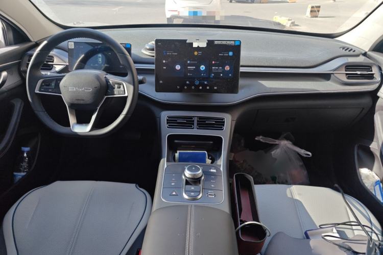 Used BYD Destroyer 05 2024 HONOR Edition DM-i 55KM Luxury Model Center Console