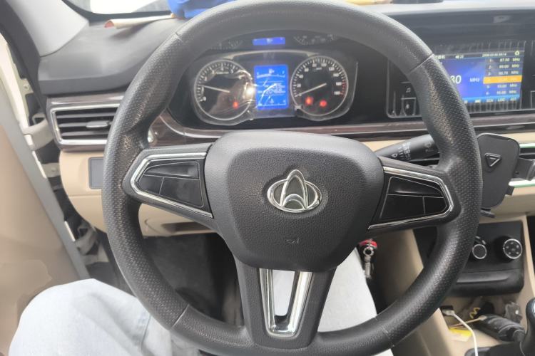 Used CHANGAN KUAYUE Xing V7 2022 1.6L Gasoline Luxury Model 2-Door Dual-Swing Doors DAM16KR Steering Wheel