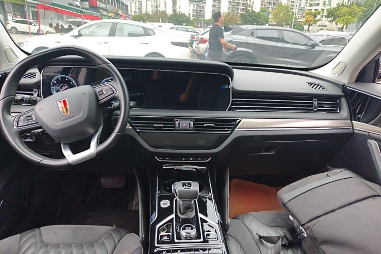 Used Hongqi HS5 2022 Revised Version 2.0T Smart Connect Flagship Edition Center Console