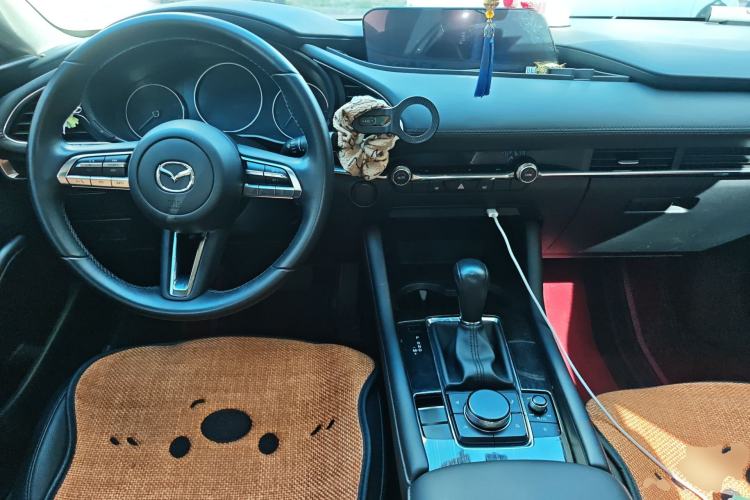 Used Mazda 3 Axela 2020 2.0L Automatic Zhiya Edition Center Console