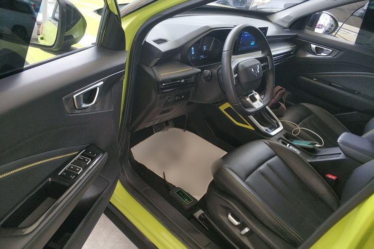 Used Wuling Alvez 2022 1.5T CVT Trendy & Cool Edition
