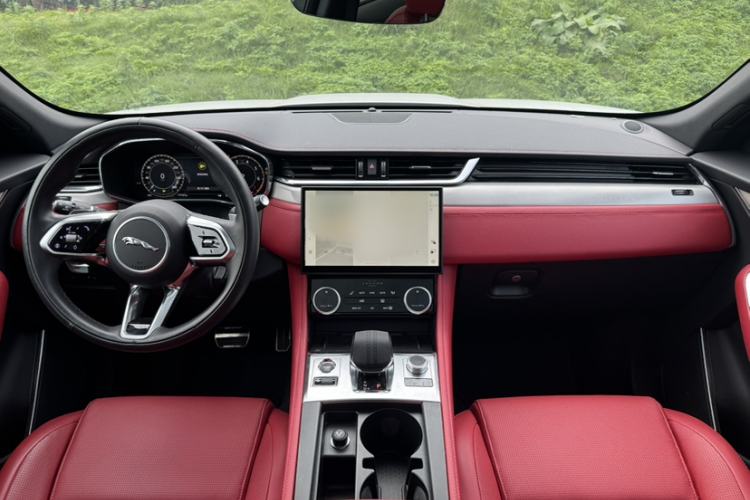 Used Jaguar F-PACE 2025 P250 R-Dynamic SE
