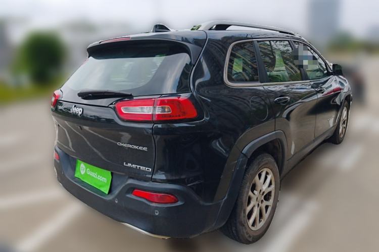 Used Jeep Cherokee 2017 2.4L Leading Smart Edition
