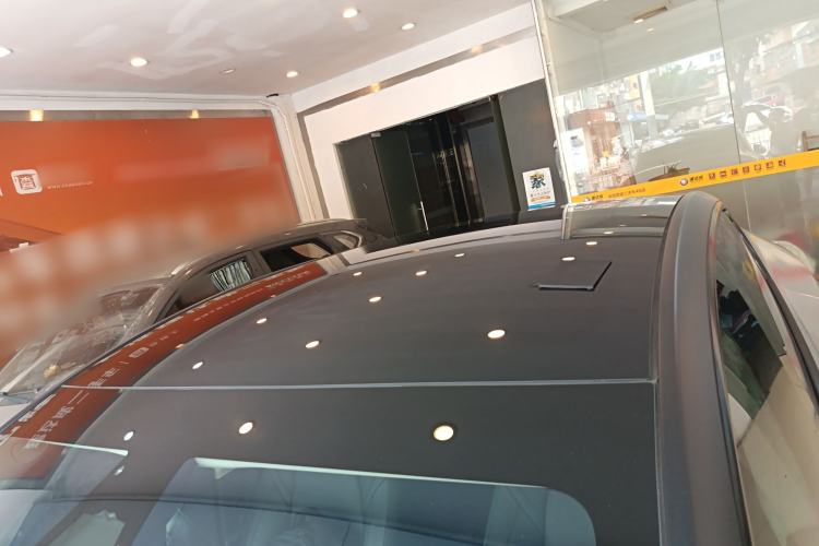 Used Tesla Model Y 2024 Rear-Wheel-Drive Version Roof