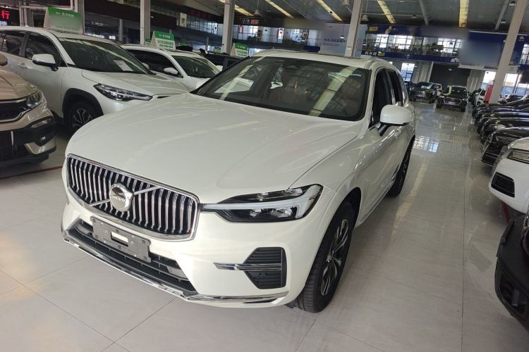 Used Volvo XC60 2025 B5 4x4 Smart Luxury Edition