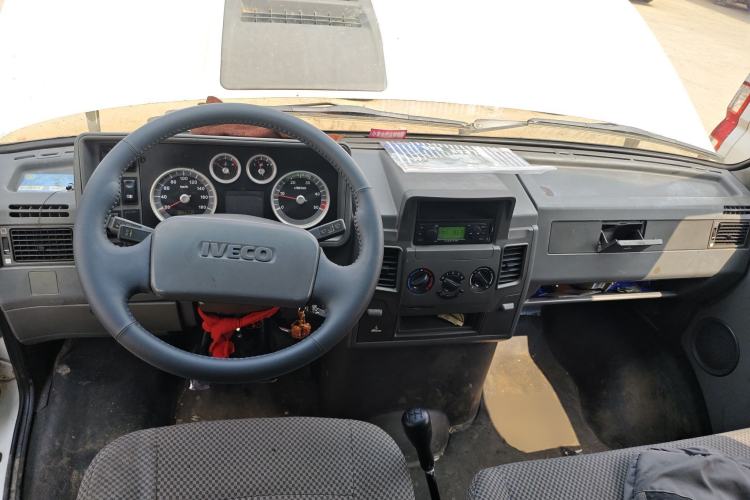 Used Iveco Daily 2014 2.5T-A35 NJ6484ACM47Z4
