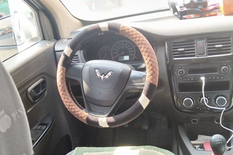 Used Wuling Rongguang V 2016 1.2L Standard Version