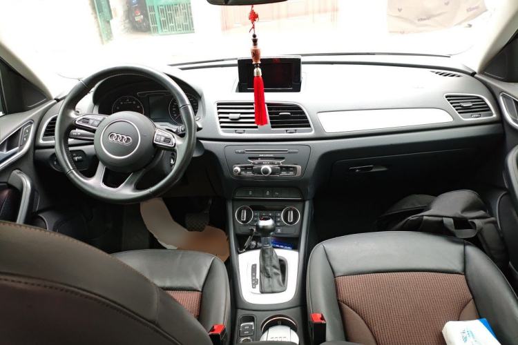 Used Audi Q3 2018 30th Anniversary Edition 30 TFSI Fashion Model Center Console