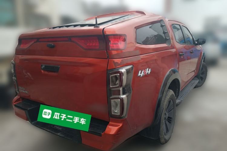 Used Isuzu D-MAX 2023 1.9T Automatic All-Wheel Drive V-CROSS Comfort Edition Rear Right 45 Deg