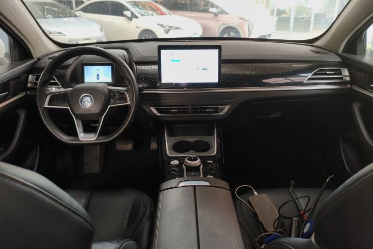 Used BYD Qin PLUS 2021 EV 400KM Leading Comfort Edition Center Console