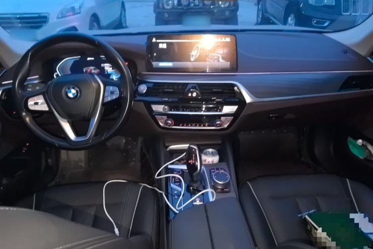 Used BMW 5 Series New Energy 2022 535Le Luxury Package
