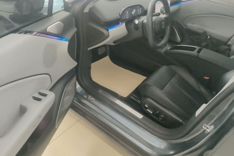 Used Zeekr 007 2024 Rear-Drive Enhanced Version 75 kWh Driver Seat