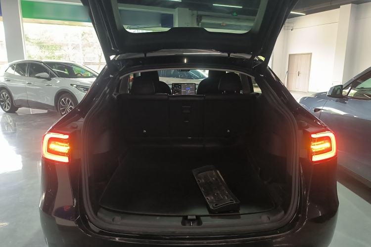 Used Tesla Model Y 2023 Rear-Wheel-Drive Version