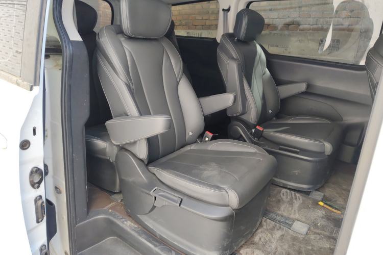 Used SAIC MAXUS G10 2021 2.0T Manual Elite Edition Diesel 9-Seater Left Rear Seat