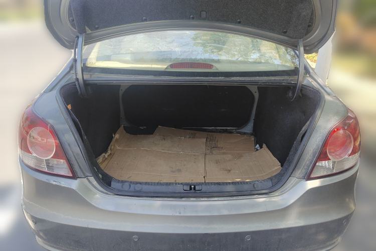 Used Volkswagen Lavida 2011 1.6L Automatic PinYou Edition Trunk