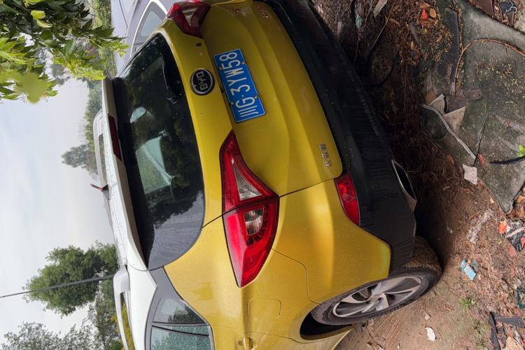 Used BYD Song 2016 2.0TID Automatic Prestige Edition Exterior 5