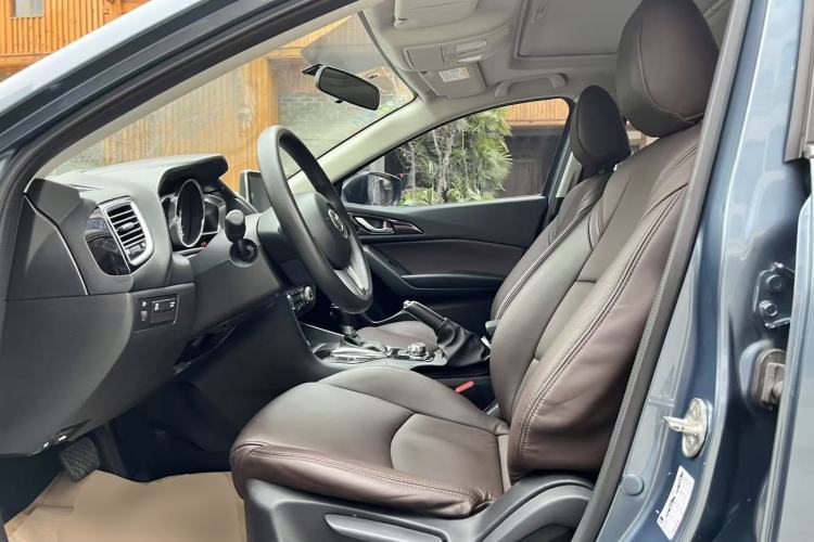 Used Mazda Mazda 3 Axela 2014 Sedan 1.5L Automatic Luxury Model