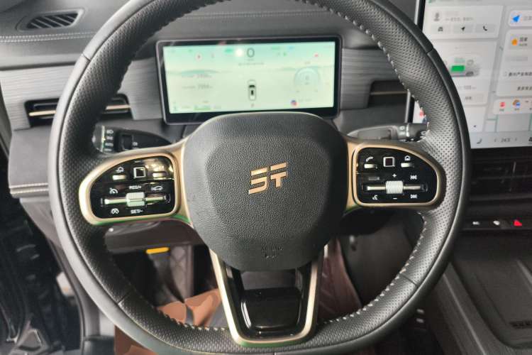 Used JETOUR Shanhai L9 2024 1.5TD 2DHT Pro 7-Seater