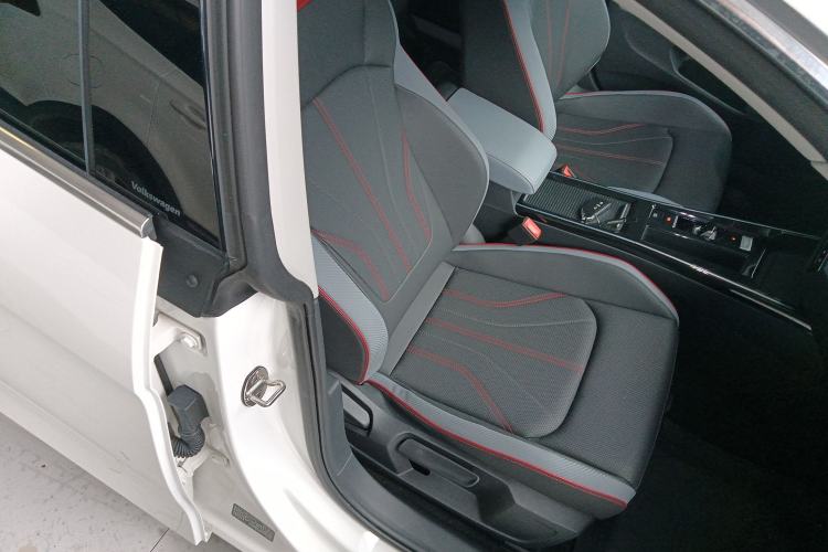 Used Volkswagen Lamando 2023 Lavida L 280TSI DSG Cool & Spicy Edition Right Front Seat