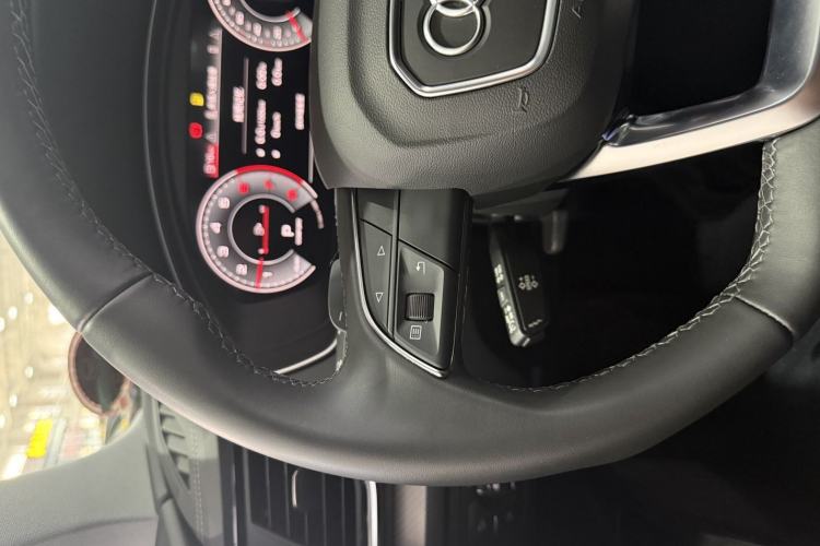 Used Audi Q5L 2022 40T Luxury Dynamic Model Steering Wheel