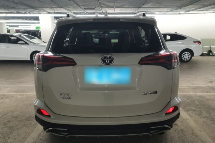 Used Toyota RAV4 2016 2.0L CVT Two-Wheel Drive Comfort Edition China V Standard