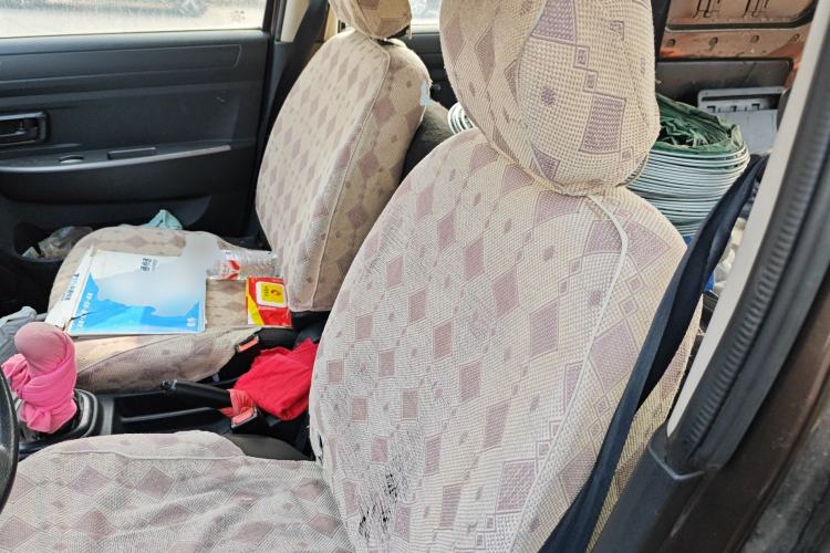 Used Dongfeng Fengon 330 2014 1.5L Manual Utility Version DK15 Left Rear Seat