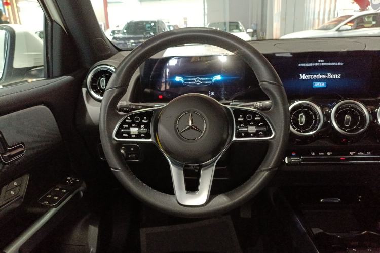 Used Mercedes-Benz GLB 2023 Refresh GLB 200 Fashion Edition
