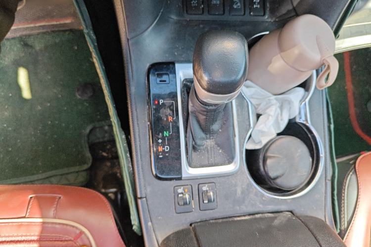 Used Toyota Highlander 2018 2.0T Four-Wheel Drive Luxury Version 7 Seats China VI Standard Gear Lever