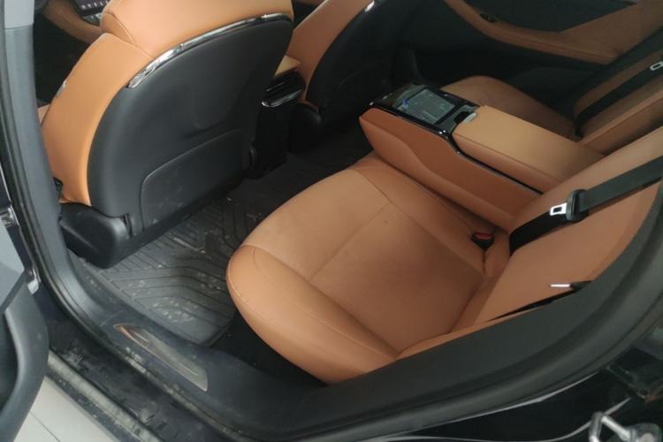 Used VOYAH PASSION 2024 PHEV Four-Wheel Drive Ultra-Long Range Flagship Model Left Rear Seat