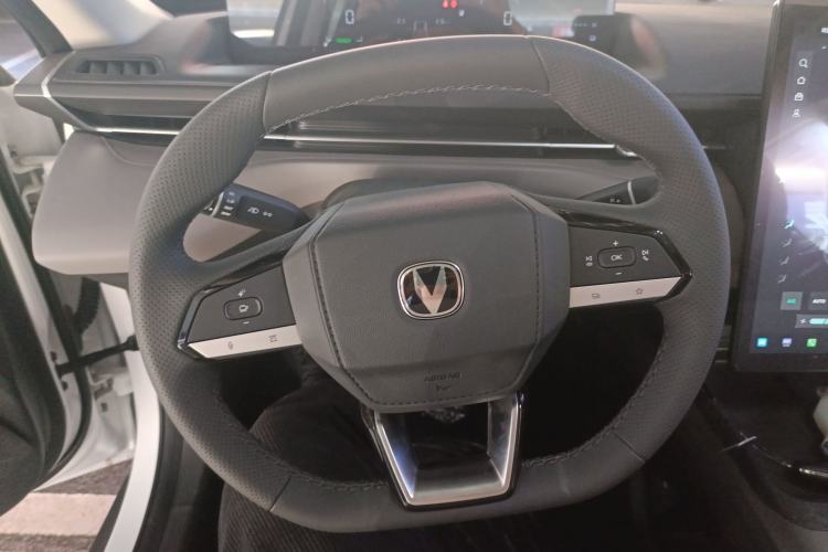 Used CHANGAN Eado PHEV 2025 Smart New Blue Whale 145KM Battleship Edition Steering Wheel