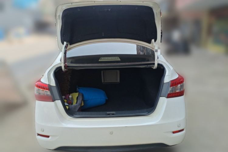 Used Nissan Sylphy 2014 1.6XV CVT Deluxe Edition Trunk