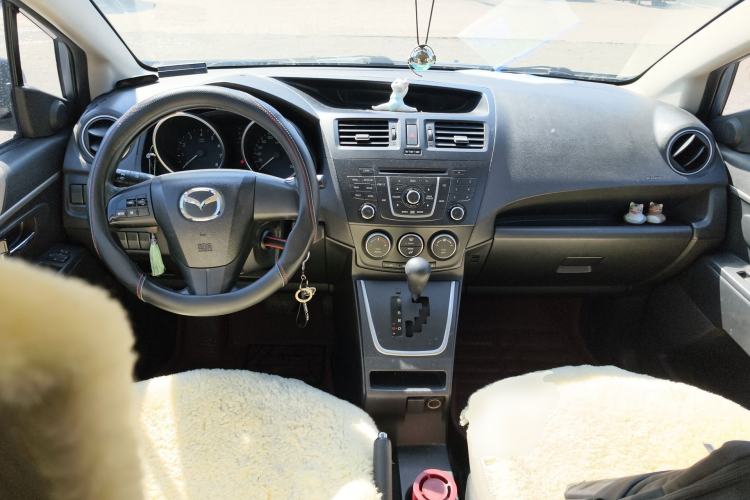 Used Mazda 5 2011 2.0L Automatic Comfort Edition Center Console