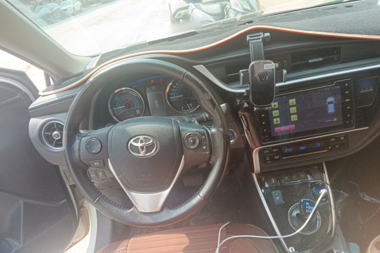 Used Toyota Corolla 2017 Revised Dual-Engine 1.8L E-CVT Elite Edition Steering Wheel