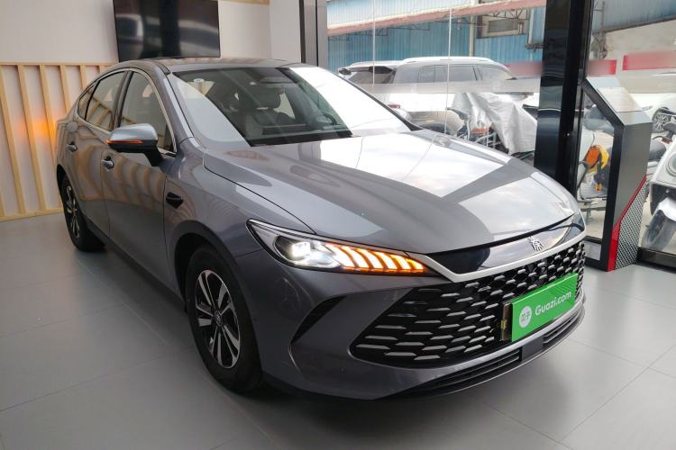 Used BYD Qin PLUS 2025 DM-i Smart Drive 55KM Beyond Model Front Right 45 Deg